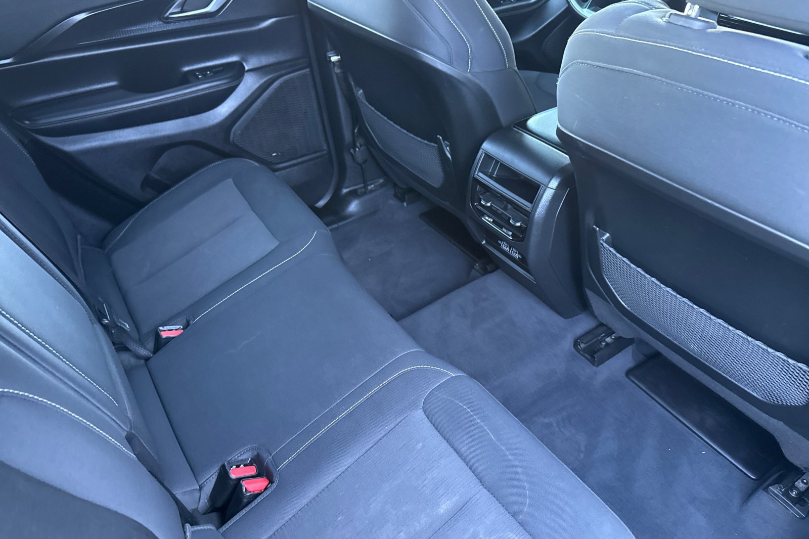 Used 2023 Jeep Grand Cherokee Laredo AWD/4WD image 17