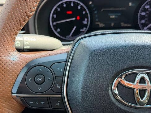 Used 2019 Toyota Avalon Limited FWD image 22