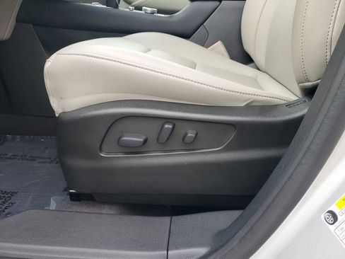 Used 2021 Cadillac XT4 Luxury image 21