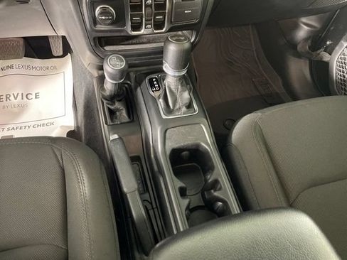 Used 2023 Jeep Wrangler Unlimited Sport AWD/4WD image 17