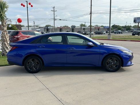 Used 2023 Hyundai Elantra SEL FWD image 6