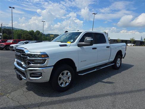 Used 2026 RAM 2500 Big Horn AWD/4WD image 7