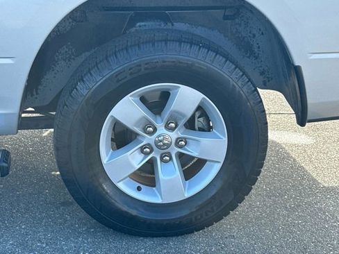 Used 2018 RAM 1500 Tradesman w/ Chrome Appearance Group image 5