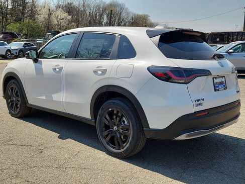 New 2026 Honda HR-V Sport image 4