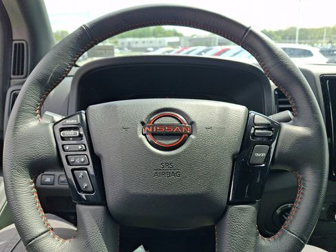 Used 2024 Nissan Frontier PRO-4X w/ Off-Road Protection Package AWD/4WD image 19
