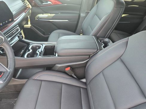 Certified 2026 Chevrolet Traverse Z71 w/ Driver Confidence Package AWD/4WD image 12