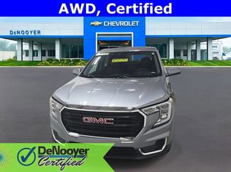 Used 2024 GMC Terrain SLE video 2
