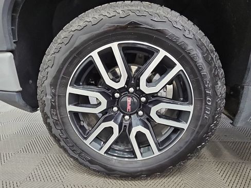 Certified 2025 GMC Sierra 1500 AT4 w/ AT4 Premium Package AWD/4WD image 48