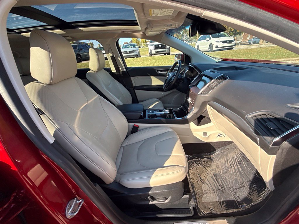 Used 2020 Ford Edge Titanium w/ Equipment Group 301A AWD/4WD image 43
