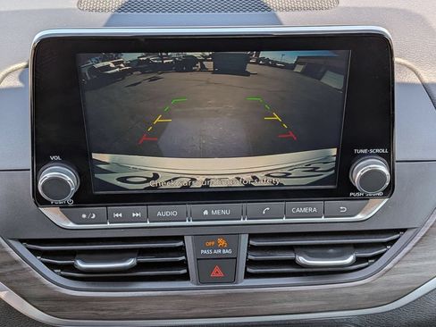 Used 2025 Nissan Altima 2.5 SV FWD image 22