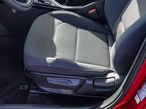 Certified 2023 Kia Niro LX image 20