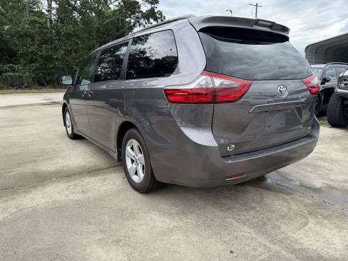 Used 2020 Toyota Sienna LE FWD image 16