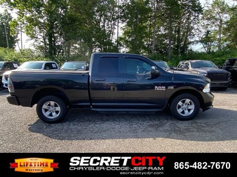 Used 2016 RAM 1500 Express RWD image 4