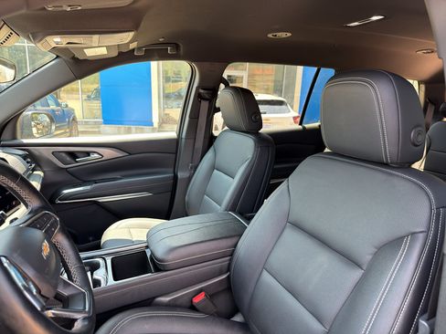 Used 2026 Chevrolet Traverse LT FWD image 23