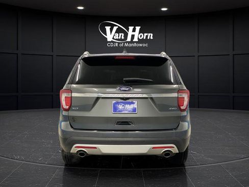 Used 2017 Ford Explorer XLT w/ Equipment Group 202A image 13