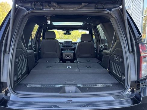 Used 2022 Chevrolet Tahoe RST w/ Luxury Package AWD/4WD image 29