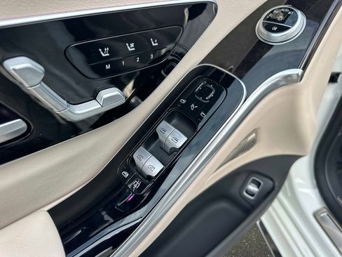 Certified 2023 Mercedes-Benz S 500 4MATIC image 17