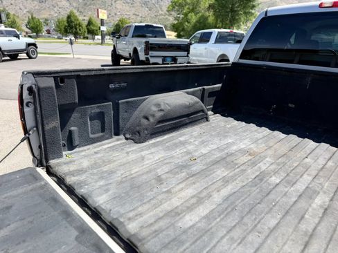 Used 2006 GMC Sierra 2500 SLT w/ Heavy-Duty Power Package AWD/4WD image 13