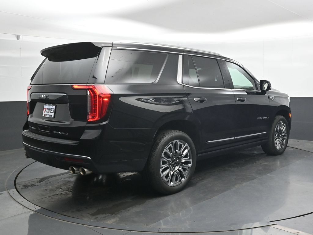Used 2023 GMC Yukon Denali Ultimate w/ LPO, Floor Liner Package AWD/4WD image 2