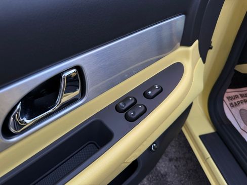 Used 2002 Ford Thunderbird image 31