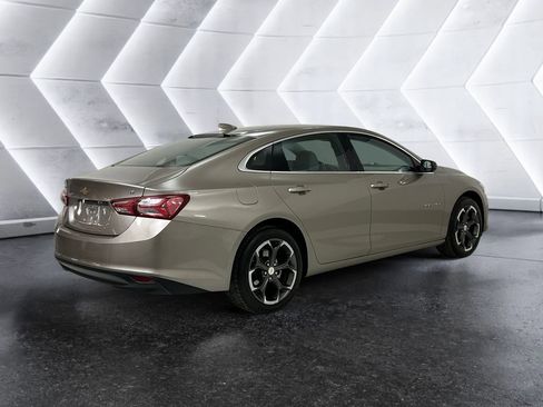 Used 2022 Chevrolet Malibu LT FWD image 4