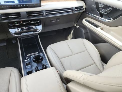 Used 2024 Lincoln Corsair Grand Touring w/ Equipment Group 301A AWD/4WD image 20
