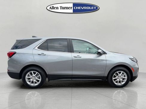 Used 2024 Chevrolet Equinox LT AWD/4WD image 3