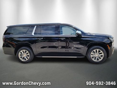 New 2025 Chevrolet Suburban Premier image 8