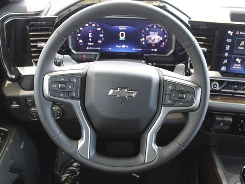 Used 2026 Chevrolet Silverado 1500 LT Trail Boss w/ LT Trail Boss Premium Package AWD/4WD image 12