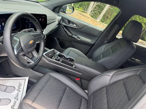 Certified 2026 Chevrolet Equinox LT w/ Convenience Package II FWD image 18