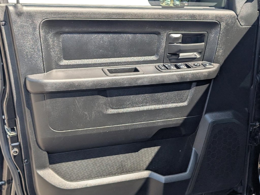Used 2024 RAM 2500 Tradesman w/ Chrome Appearance Group AWD/4WD image 13