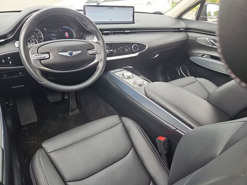 Used 2022 Genesis GV70 2.5T w/ Select Package AWD/4WD image 3