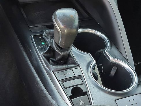 Used 2018 Toyota Camry XSE FWD image 26