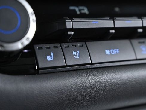 Used 2024 Toyota Tundra Platinum image 20