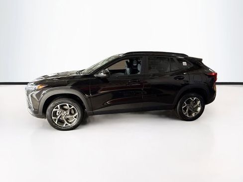 New 2026 Chevrolet Trax LT w/ Driver Confidence Package image 9