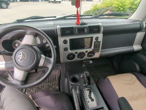 Used 2008 Toyota FJ Cruiser 4WD image 12