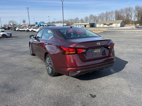 Used 2025 Nissan Altima 2.5 SV image 6