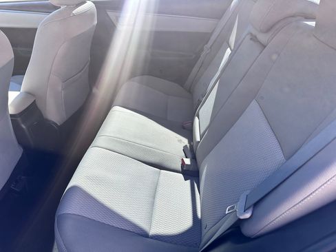 Used 2015 Toyota Corolla LE FWD image 7