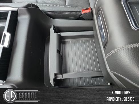 Used 2024 GMC Yukon XL Denali AWD/4WD image 35