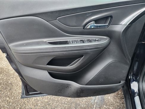 Used 2021 Buick Encore Preferred image 18