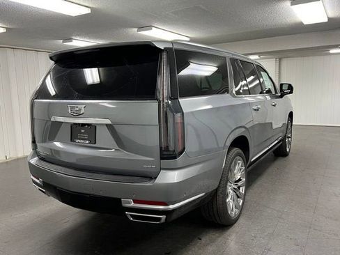 New 2026 Cadillac Escalade ESV Luxury w/ LPO, Radiant Package AWD/4WD image 5