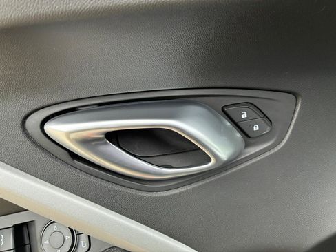 Used 2018 Chevrolet Camaro SS RWD image 9
