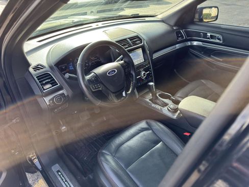 Used 2017 Ford Explorer Sport w/ Equipment Group 401A AWD/4WD image 18