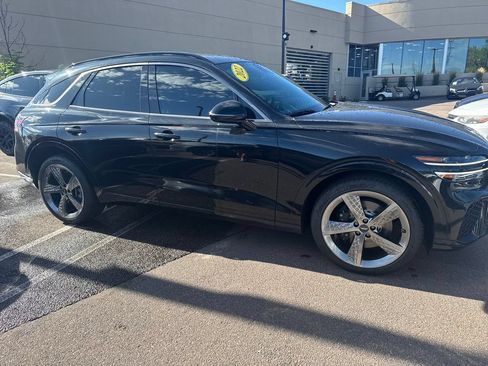 Used 2022 Genesis GV70 3.5T Sport w/ Sport Prestige Package AWD/4WD image 6