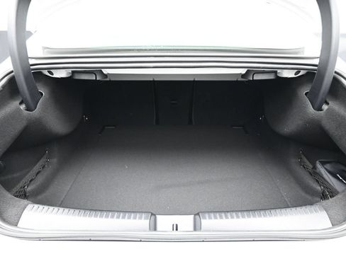Used 2025 Mercedes-Benz CLA 250 4MATIC image 33