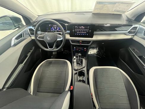 New 2025 Volkswagen Taos SE image 13