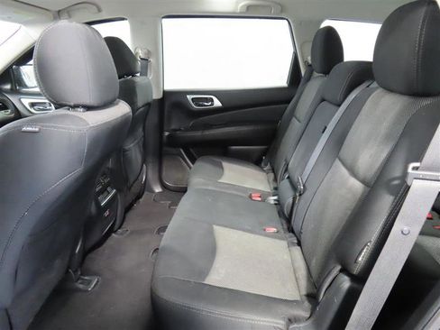 Used 2019 Nissan Pathfinder S AWD/4WD image 30