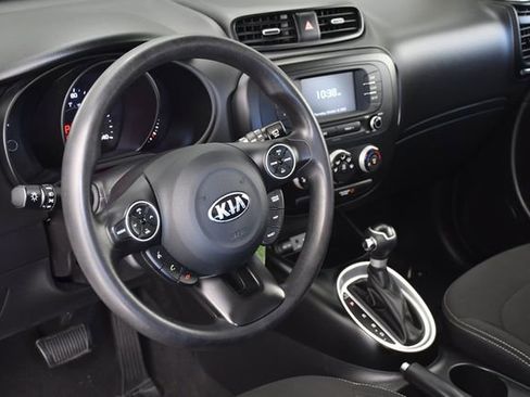 Used 2019 Kia Soul FWD image 18