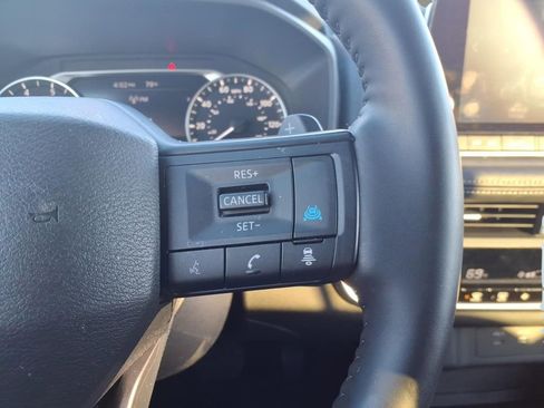 Used 2025 Nissan Rogue SV image 15