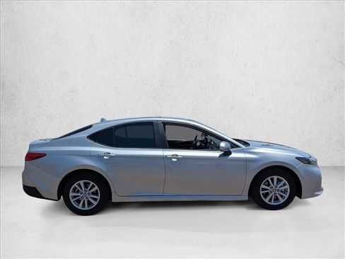 Used 2025 Toyota Camry LE FWD image 4